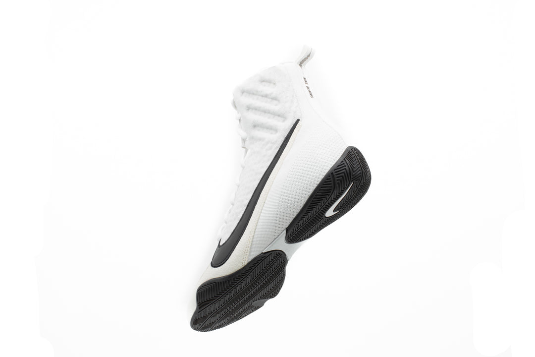 NIKE-MACHOMAI 3