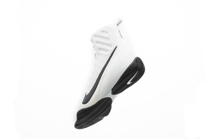 NIKE-MACHOMAI 3
