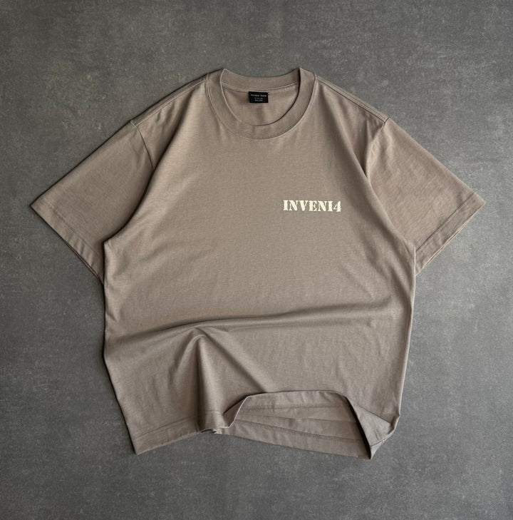 MAD DOGS X INVENI / LIMITED EDITION BOX FIT TEE