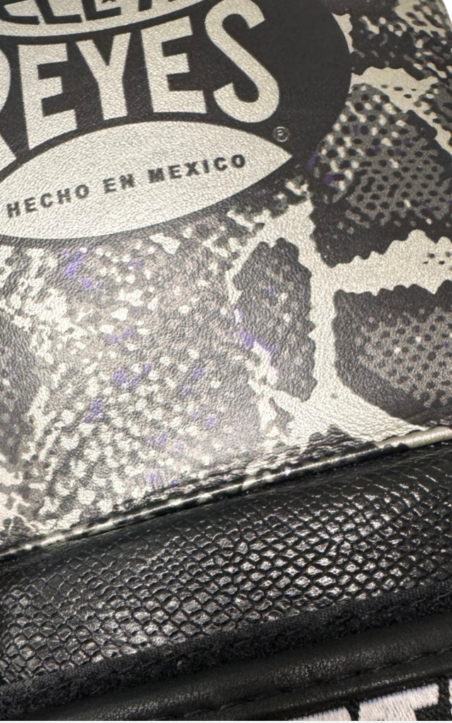 CLETO REYES SPAR GLOVES STRAP SNAKE – Mad Dog's Boxing Store